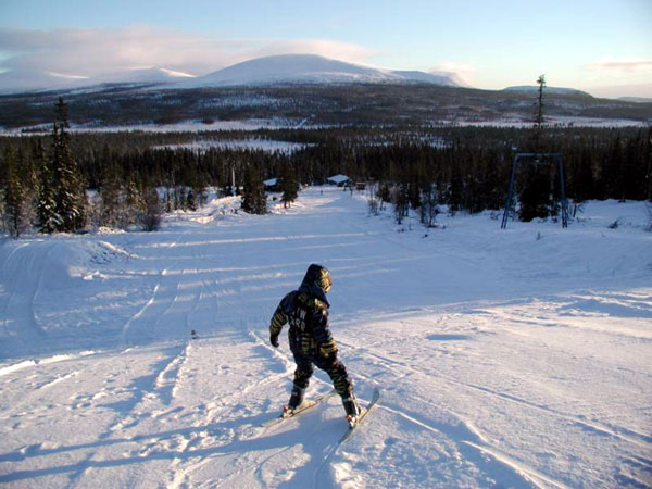Arian am Skihang in Skrsjvalens